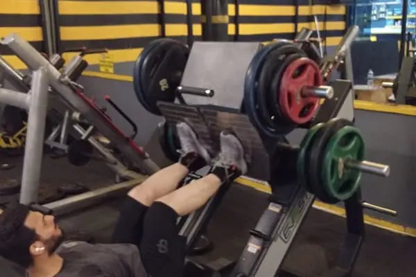 Yakup Cin Spor Merkezi - Resim 9