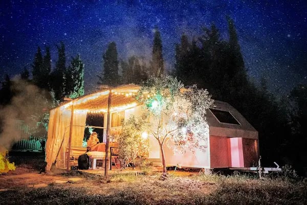 Mona Glamping Caravan Suites - Resim 9