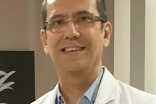 Estetik Plastik Cerrahi Dr. M.Semih AYHAN - Resim 1