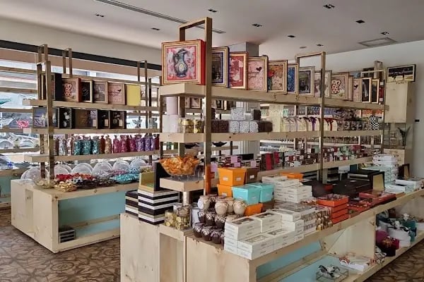 CHOCOLATE HOUSE - Resim 3