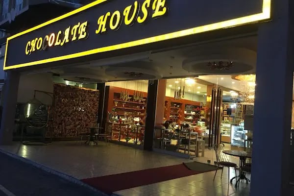 CHOCOLATE HOUSE - Resim 19