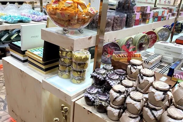 CHOCOLATE HOUSE - Resim 9