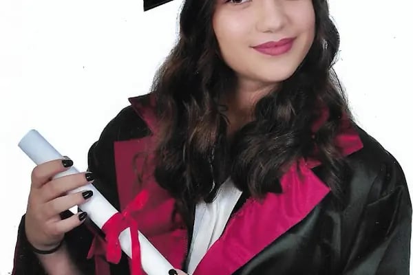 Ataşehir, İnönü Mahallesi lalezar Fotoğrafçısı Acele Vesikalık - Biyometrik - Cübbeli Avukat ve Mezuniyet Çekimleri - Resim 6