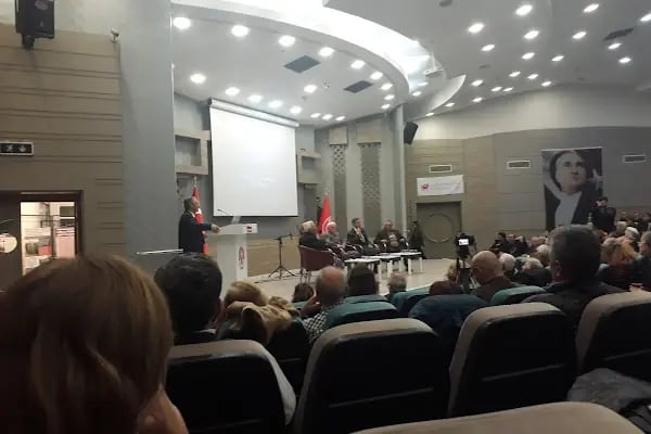 Bornova Belediyesi Kültür Merkezi - Resim 2