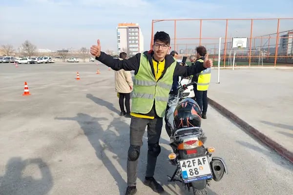 Yazır Atlantis Sürücü Src Kursları ve Psikoteknik Merkezi - Resim 5