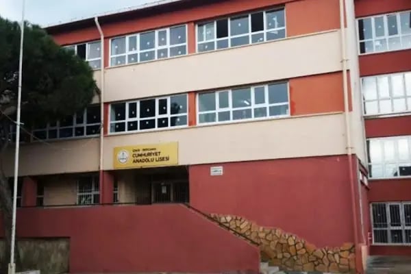 Bergama Cumhuriyet Anadolu Lisesi - Resim 2