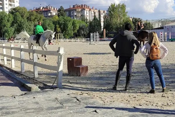 İzmir Atlı Spor ve İhtisas Kulübü - Resim 9