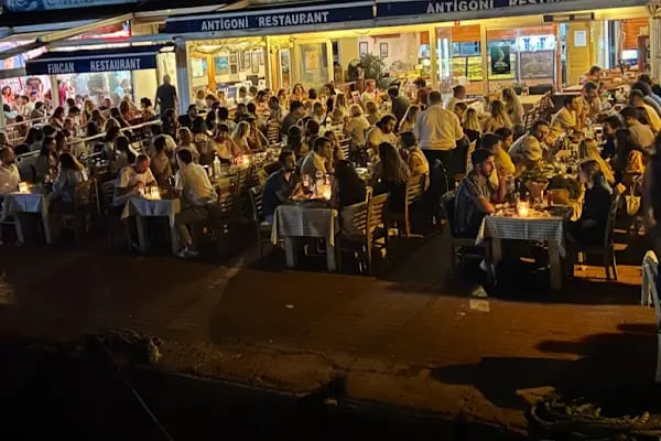 Madam Sofia Cafe & Bar - Resim 4
