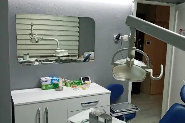 Diş Hekimi ÖZGÜR EREN ASLAN - Resim 3