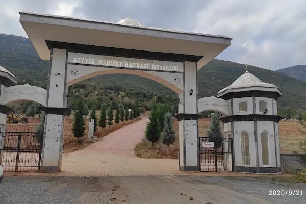 Seyyid Mahmut Hayrani Mezarlığı (Akşehir Yeni Mezarlık) - Resim 7
