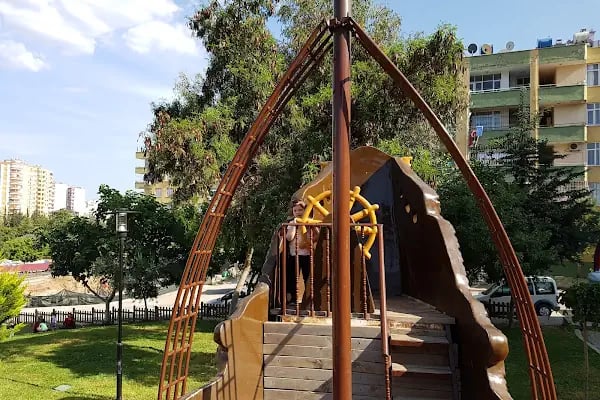 Mavi Çocuk Utku Yücel Çocuk Parkı - Resim 12