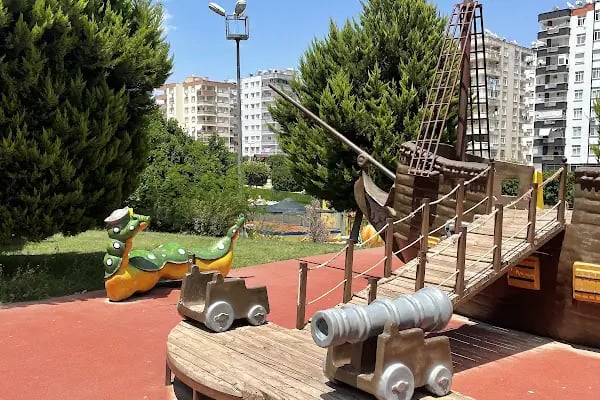 Mavi Çocuk Utku Yücel Çocuk Parkı - Resim 3