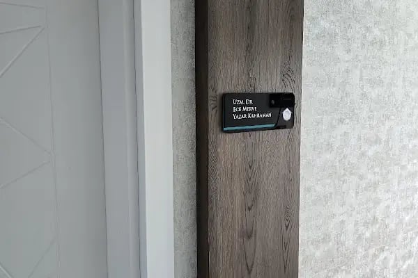 Uzm. Dr. Ece Merve YAZAR KAHRAMAN Çocuk/Ergen Ruh Sağlığı ve Hastalıkları Uzmanı - Resim 6
