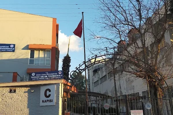 9 Çeşme Cami - Resim 1