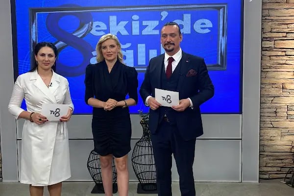 Özge Kara Saç Ekimi - Resim 8