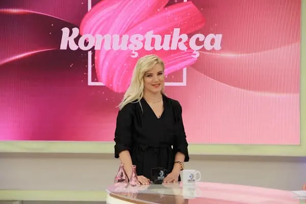 Özge Kara Saç Ekimi - Resim 5