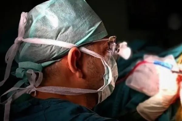Doç.Dr. Emre Durdağ- Beyin ve Sinir Cerrahi Uzmanı - Resim 4