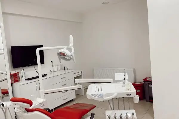 ÖZEL ESSEM2 AĞIZ VE DİŞ SAĞLIĞI POLİKLİNİĞİ - Resim 14