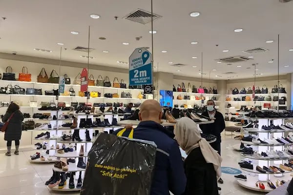 212 Outlet - Resim 3