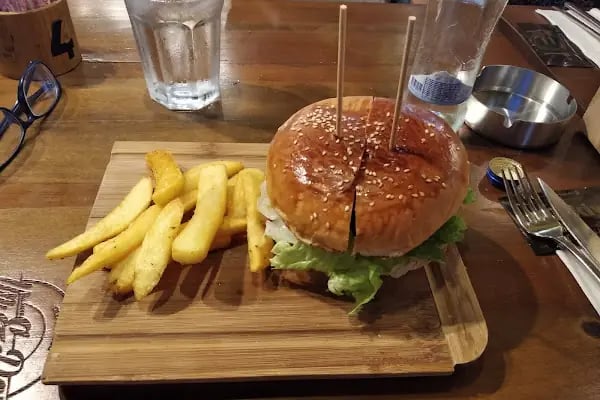 Mezza Gurme, Restoran &amp; Market - Resim 2