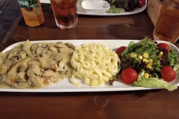 Mezza Gurme, Restoran &amp; Market - Resim 4
