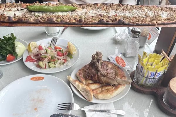 Konyalılar Etli Ekmek Fırın Kebap - Resim 9
