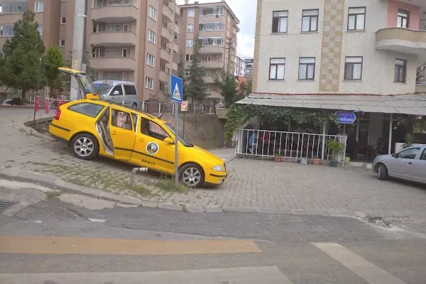 Trabzon Fatih Taksi Durağı - Resim 3