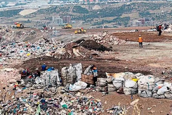 İzmir B.B. Katı Atıklar Harmandalı Eggor Çöplüğü - Resim 3