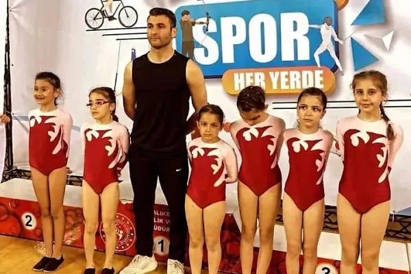 Burhaniye Olimpik Gençlik Spor Klübü - Resim 17
