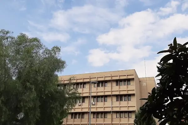 Dokuz Eylül Üniversitesi Onkoloji Enstitüsü ve Muzaffer M. Kayhan Onkoloji Hastanesi - Resim 2