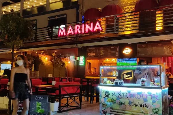 Diamond Pub Cafe Restaurant - Resim 18