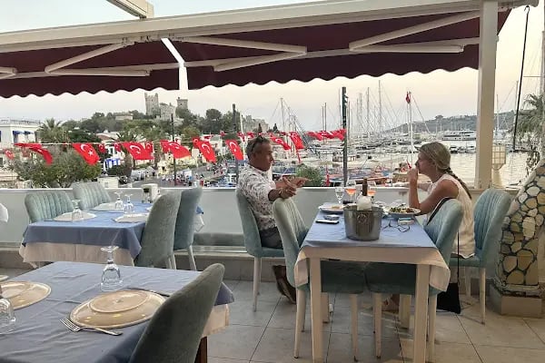 Diamond Pub Cafe Restaurant - Resim 11