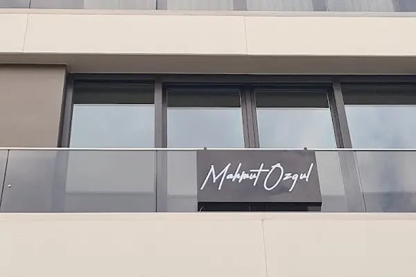 Mahmut Ozgul, MD, Aesthetic Plastic Surgeon - Resim 7
