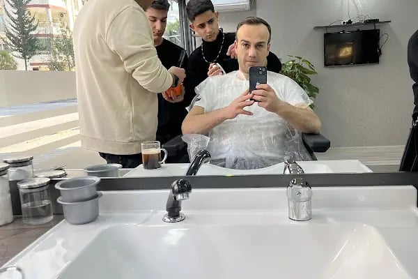 Bir Berber Saç Tasarım Stüdyosu - Resim 10