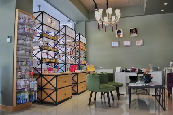 Park Eczanesi / Pharmacy - Resim 10