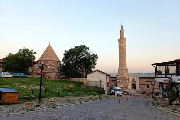 Ahi Şerafettin Türbesi - Resim 18