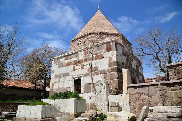 Ahi Şerafettin Türbesi - Resim 2
