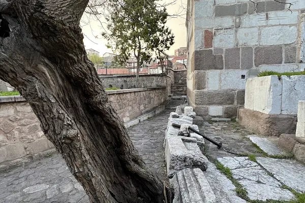 Ahi Şerafettin Türbesi - Resim 14