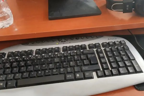 INTERNET CAFE + BILGISAYAR TEKNIK SERVIS - Resim 2