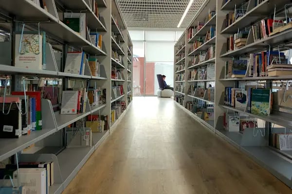 Merkezefendi Belediyesi Merkez Kütüphanesi - Resim 1
