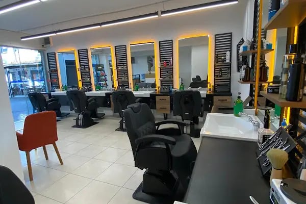 BY Curly Hair Design Barber - Resim 3
