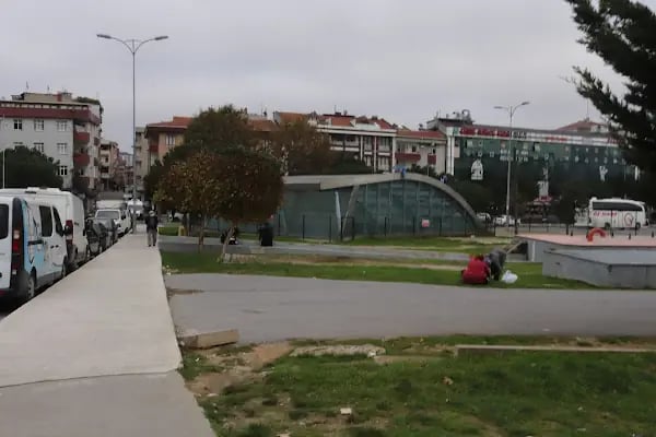 İSPARK Kirazlı Metro Durağı PD Açık Otoparkı - Resim 2