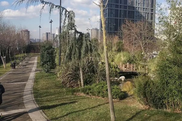 Ataşehir Belediyesi 8 Mart Kadın Eli Parkı - Resim 10