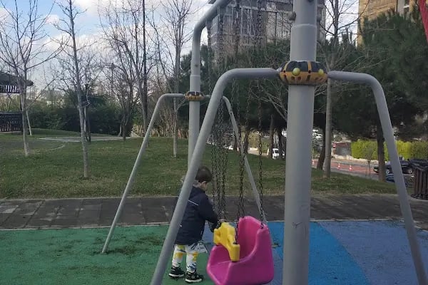 Ataşehir Belediyesi 8 Mart Kadın Eli Parkı - Resim 19