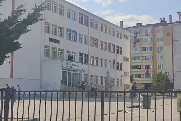 İrfan Fatma Mandalı İlköğretim Okulu - Resim 15