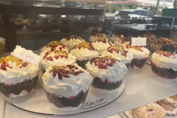 broadway patisserie - Resim 20