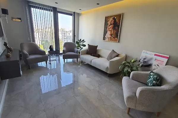 Uzm. Dr. Dürdane Adanacıoğlu Kliniği - Botoks, Dudak Dolgusu, Ozon Tedavisi, PRP ve Medikal Estetik - Resim 5