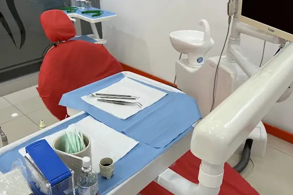 Özel Avrupadent Buca Gediz Ağız ve Diş Sağlığı Polikliniği - Resim 1