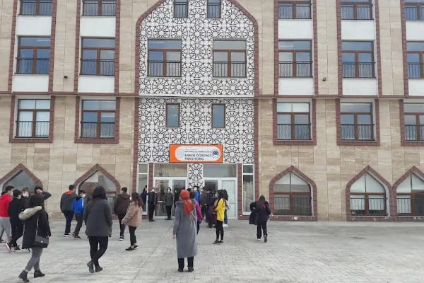 Hacı Bektaş Veli Anadolu Lisesi - Resim 10