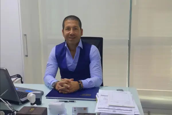Op Dr Savaş SARI Kulak Burun Boğaz Burun Estetiği Uzmanı Özel Sigorta Anlaşmalı - Resim 3